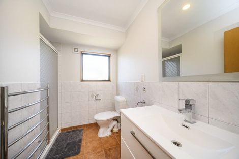 Photo of property in 122 Pacific Drive, Fitzherbert, Palmerston North, 4410