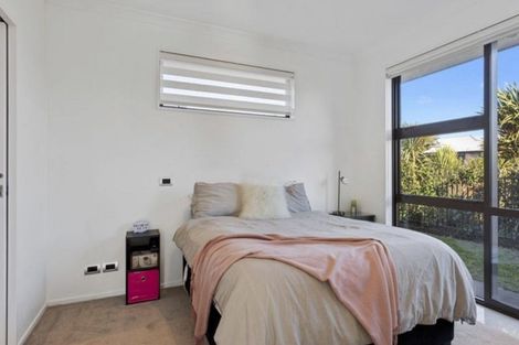 Photo of property in 2 Endurance Lane, Wigram, Christchurch, 8025