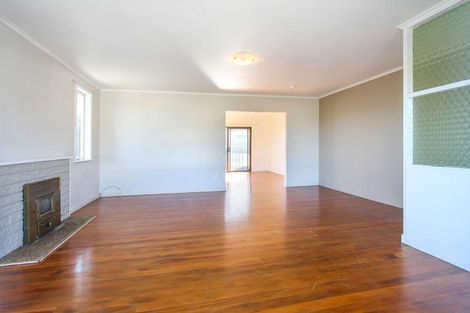 Photo of property in 29 Sylvan Crescent, Te Atatu South, Auckland, 0610