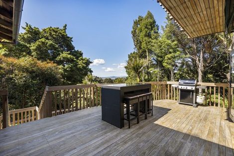 Photo of property in 9 Tawini Road, Titirangi, Auckland, 0604
