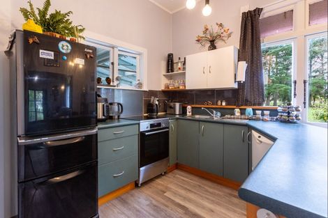 Photo of property in 1 Vogel Street, Woodville, 4920