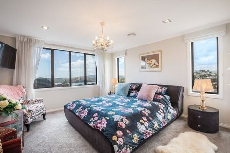 Photo of property in 12 Aoraki Rise, Aotea, Porirua, 5024