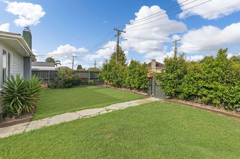 Photo of property in 3 Luke Place, Otara, Auckland, 2023