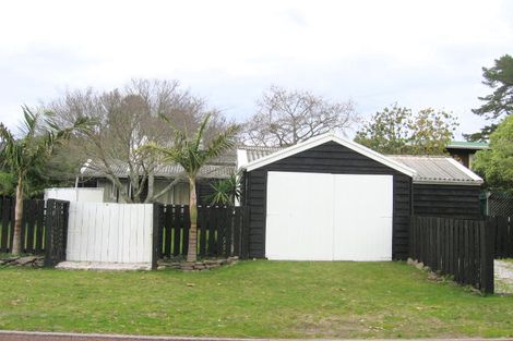 Photo of property in 33 Kennedy Park Drive, Pauanui, Hikuai, 3579