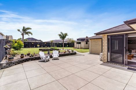 Photo of property in 10 Drumkeen Place, Rosehill, Papakura, 2113