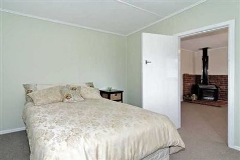 Photo of property in 1/55 Awaroa Road, Sunnyvale, Auckland, 0612