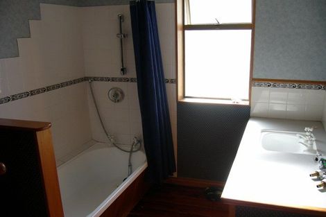 Photo of property in 24 Colenso Avenue, Hospital Hill, Napier, 4110