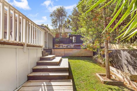Photo of property in 88 Woodlands Park Road, Titirangi, Auckland, 0604