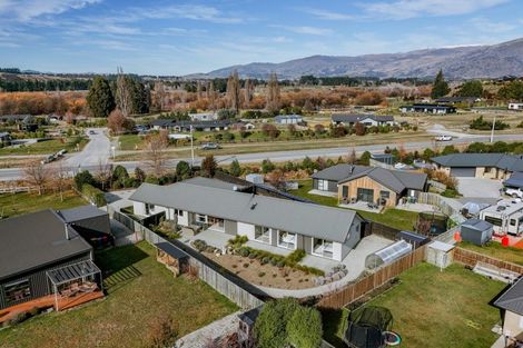 Photo of property in 7 Mallard Street, Albert Town, Wanaka, 9305