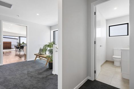 Photo of property in 7b Montrose Place, Highlands Park, New Plymouth, 4312