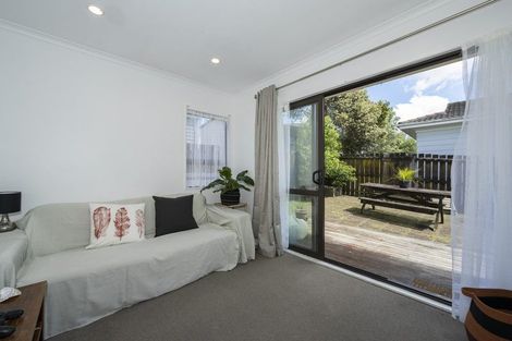 Photo of property in 28 Beauchamp Drive, Massey, Auckland, 0614
