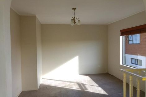 Photo of property in 2/2 Leith Way, Rothesay Bay, Auckland, 0630