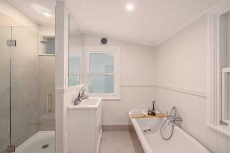 Photo of property in 37 Port Hills Road, Heathcote Valley, Christchurch, 8022