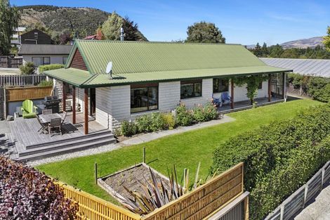 Photo of property in 8 Mount Iron Drive, Wanaka, 9305