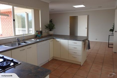 Photo of property in 16 Rathmar Drive, Manurewa, Auckland, 2105