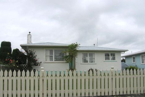 Photo of property in 8 Ellesmere Crescent, Highbury, Palmerston North, 4412
