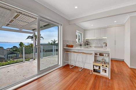 Photo of property in 954 Whangaparaoa Road, Manly, Whangaparaoa, 0930