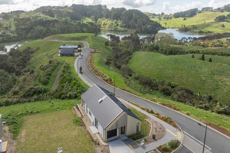 Photo of property in 11 Kapokapowai Street, Raglan, 3225