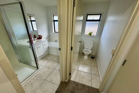 Photo of property in 1 Tir Conaill Avenue, Flat Bush, Auckland, 2019