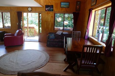 Photo of property in 4 George Street, Murchison, 7007