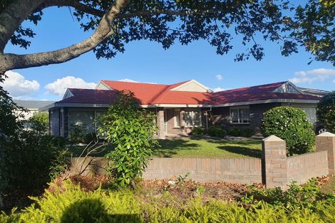 Photo of property in 50 Marina View Drive, West Harbour, Auckland, 0618