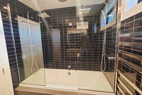 Photo of property in 33b Gill Avenue, Te Atatu Peninsula, Auckland, 0610