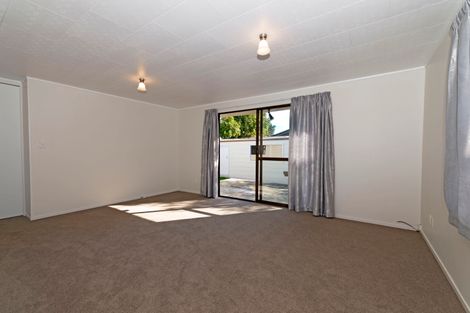 Photo of property in 2/162 Universal Drive, Henderson, Auckland, 0610