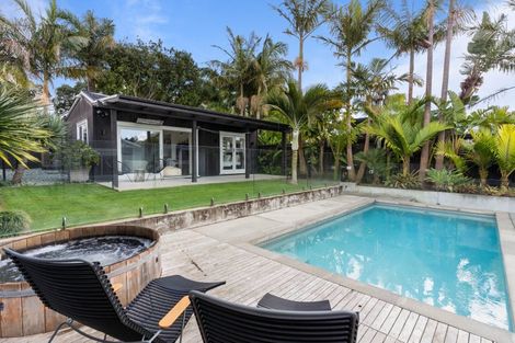 Photo of property in 28 Regina Street, Westmere, Auckland, 1022