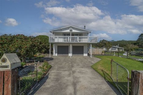 Photo of property in 119 Huaroa Street, Coromandel, 3506