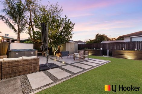 Photo of property in 18 Hadley Wood Drive, Wattle Downs, Auckland, 2103