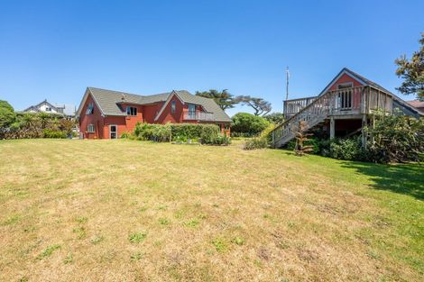 Photo of property in 2 Kitchener Street, Te Horo Beach, Otaki, 5581