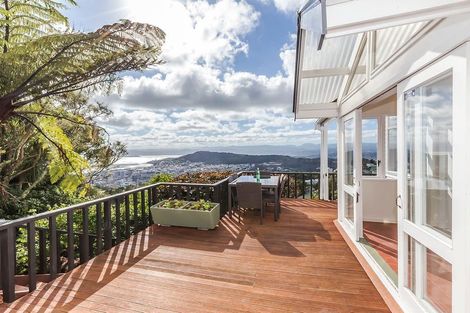 Photo of property in 39 Karepa Street, Brooklyn, Wellington, 6021