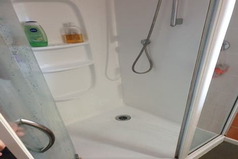 Photo of property in 1 Lowtherhurst Road, Massey, Auckland, 0614