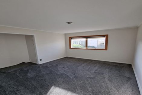 Photo of property in 31 Jellicoe Road, Murrays Bay, Auckland, 0630