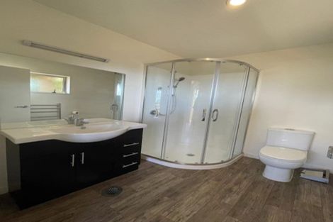 Photo of property in 561b Glenfield Road, Glenfield, Auckland, 0629