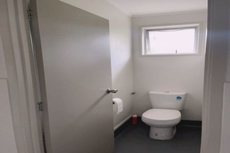 Photo of property in 3 Shale Avenue, Massey, Auckland, 0614