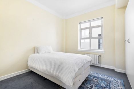 Photo of property in Anscombe Apartments, 212 Oriental Parade, Oriental Bay, Wellington, 6011
