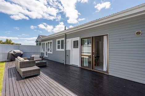 Photo of property in 349 Main Road, Tawa, Wellington, 5028