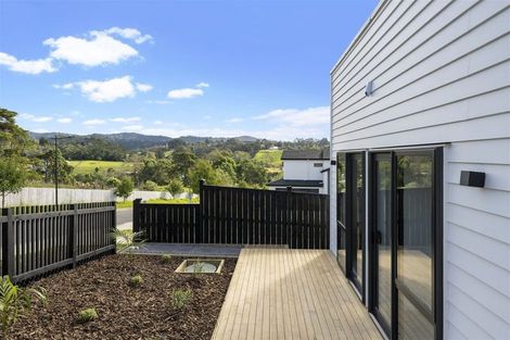 Photo of property in 8 Bela Vista Boulevard, Swanson, Auckland, 0614