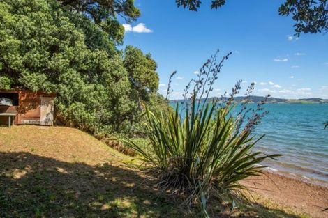 Photo of property in 100 Manganese Point Road, Tamaterau, Whangarei, 0174