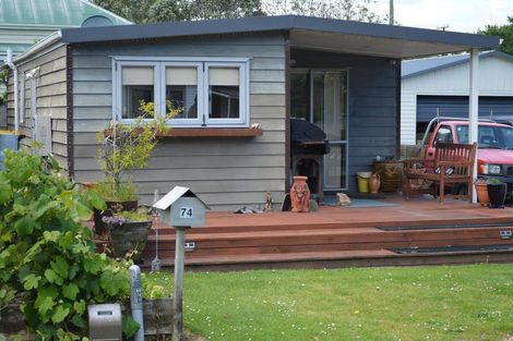 Photo of property in 74 Watt Street, Coromandel, 3506