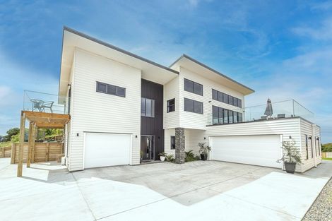 Photo of property in 34 Golf Vue Place, Castlecliff, Whanganui, 4501