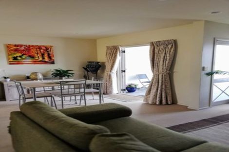 Photo of property in 21 Mt Lebanon Lane, Henderson, Auckland, 0612