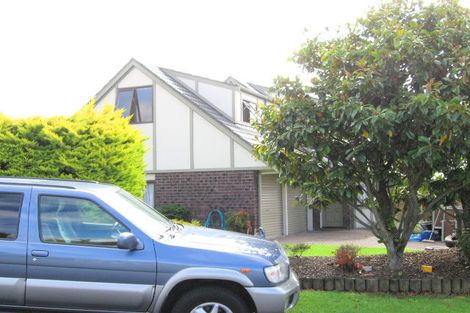 Photo of property in 5 Ursula Place, Half Moon Bay, Auckland, 2012