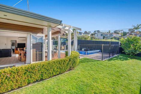 Photo of property in 14 Astor Place, Orewa, 0931