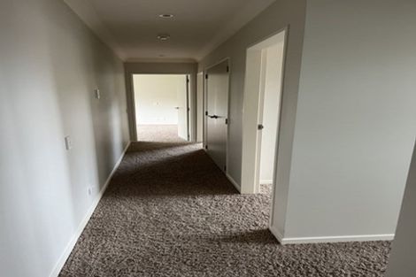 Photo of property in 10 Sun Valley Way, Wainuiomata, Lower Hutt, 5014