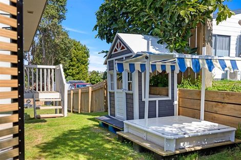 Photo of property in 3 Titiro Way, Welcome Bay, Tauranga, 3112