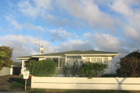 Photo of property in 10 Woburn Place, Takaro, Palmerston North, 4412