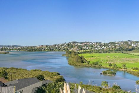 Photo of property in 30 Cassidy Drive, Orewa, 0931