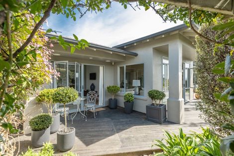 Photo of property in 46 Hikanui Drive, Havelock North, 4130